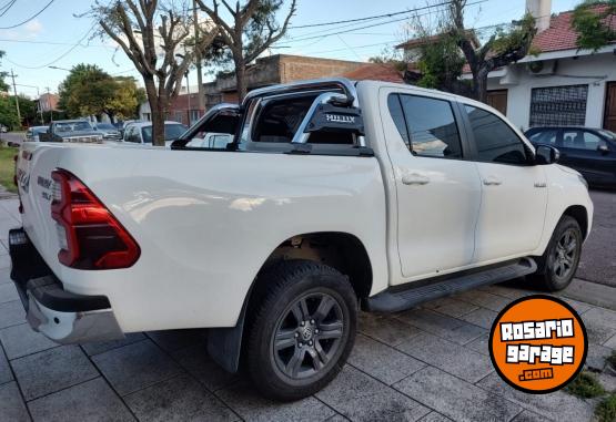 Camionetas - Toyota Hilux Srv automático 4x2 2024 Diesel 13400Km - En Venta