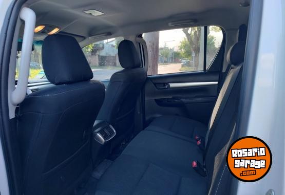 Camionetas - Toyota Hilux Srv automático 4x2 2024 Diesel 13400Km - En Venta