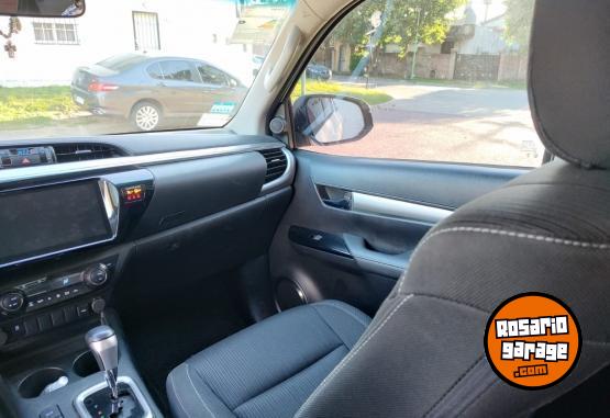 Camionetas - Toyota Hilux Srv automático 4x2 2024 Diesel 13400Km - En Venta