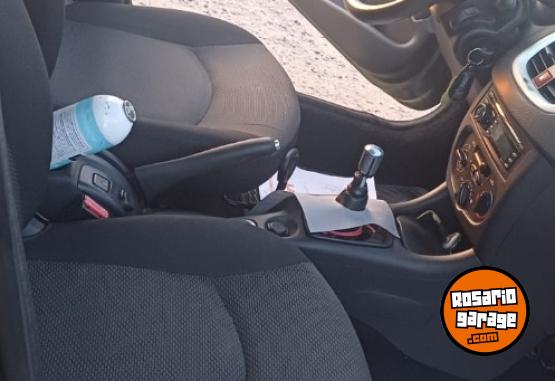 Autos - Peugeot 207 sedan 4 puertas 2013 Nafta 142000Km - En Venta