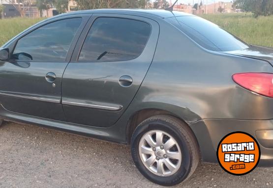 Autos - Peugeot 207 sedan 4 puertas 2013 Nafta 142000Km - En Venta