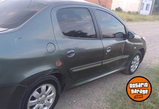 Autos - Peugeot 207 sedan 4 puertas 2013 Nafta 142000Km - En Venta
