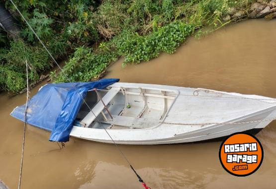 Embarcaciones - Canoa de madera titular - En Venta