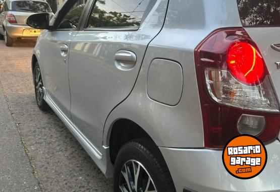 Autos - Toyota Ethios Platinum 5P 2017 Nafta 105000Km - En Venta