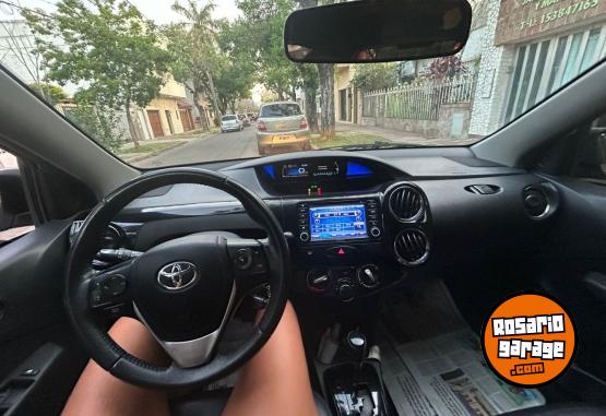 Autos - Toyota Ethios Platinum 5P 2017 Nafta 105000Km - En Venta