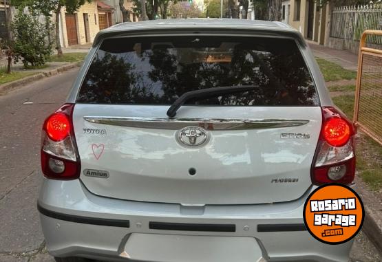Autos - Toyota Ethios Platinum 5P 2017 Nafta 105000Km - En Venta