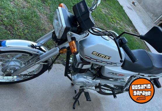 Motos - Suzuki AX 100 2024 Nafta 700Km - En Venta