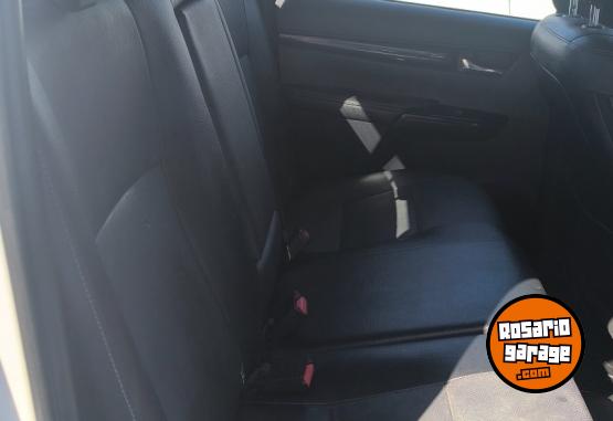 Camionetas - Toyota Hilux SRX 2020 Diesel 124000Km - En Venta