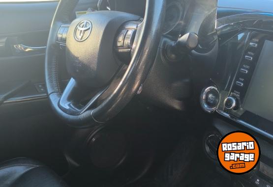 Camionetas - Toyota Hilux SRX 2020 Diesel 124000Km - En Venta