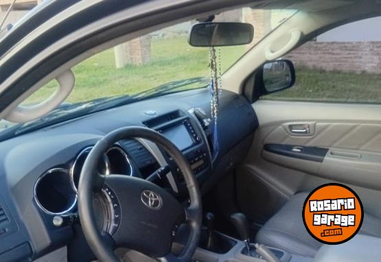 Camionetas - Toyota hilux SRV 2010 Diesel 212000Km - En Venta