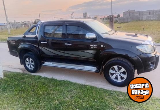 Camionetas - Toyota hilux SRV 2010 Diesel 212000Km - En Venta