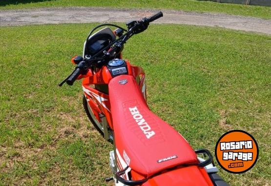 Motos - Honda TORNADO XR 250 2021 Nafta 11600Km - En Venta