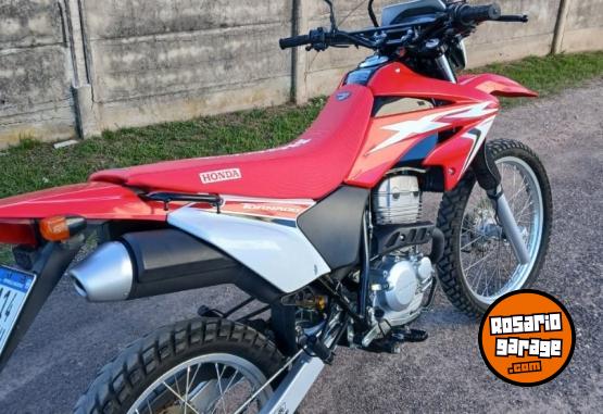 Motos - Honda TORNADO XR 250 2021 Nafta 11600Km - En Venta