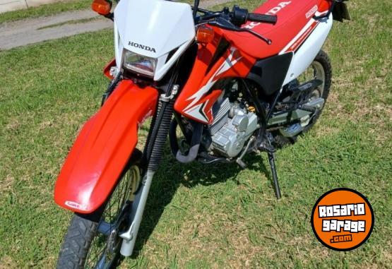 Motos - Honda TORNADO XR 250 2021 Nafta 11600Km - En Venta