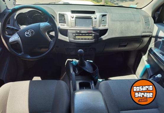 Camionetas - Toyota Hilux srv 4x2 2014 Diesel 243000Km - En Venta