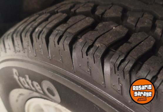 Camionetas - Toyota Hilux srv 4x2 2014 Diesel 243000Km - En Venta