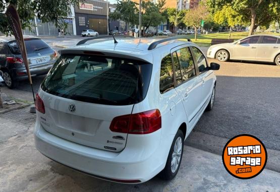 Autos - Volkswagen Suran Highline 2014 Nafta 160000Km - En Venta