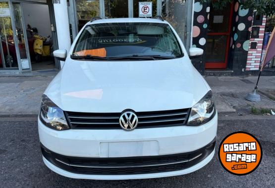 Autos - Volkswagen Suran Highline 2014 Nafta 160000Km - En Venta
