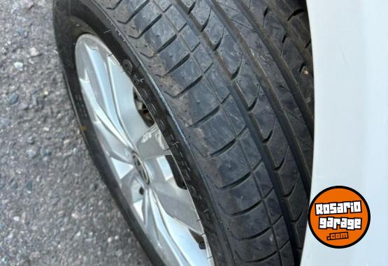 Autos - Volkswagen Suran Highline 2014 Nafta 160000Km - En Venta