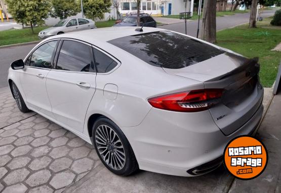 Autos - Ford Mondeo titanium 2018 Nafta 180000Km - En Venta