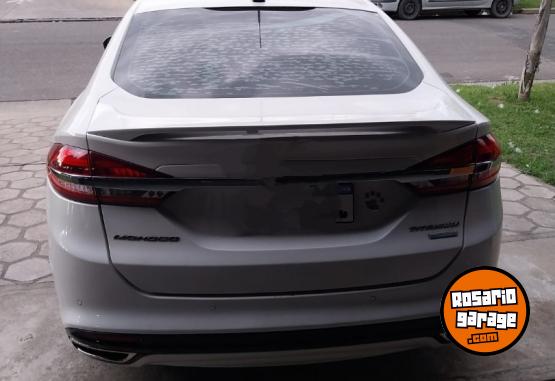 Autos - Ford Mondeo titanium 2018 Nafta 180000Km - En Venta