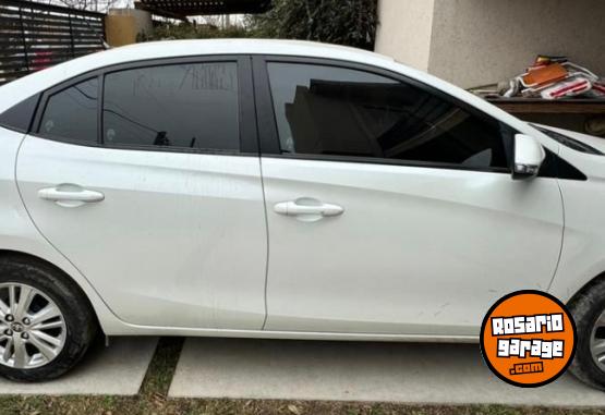 Autos - Toyota Yaris 4 ptas xls 2019 Nafta 61000Km - En Venta