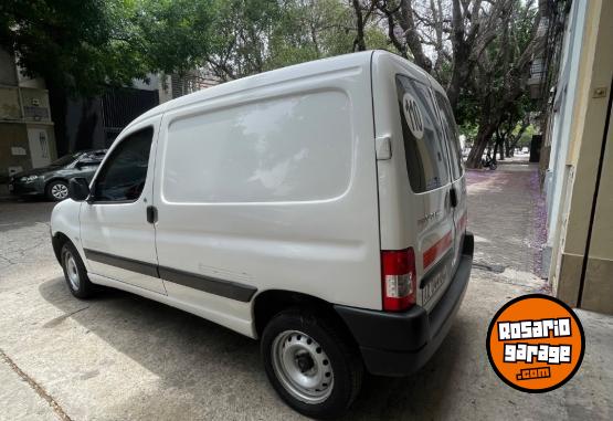 Utilitarios - Peugeot Patner confort 2018 Diesel 154000Km - En Venta