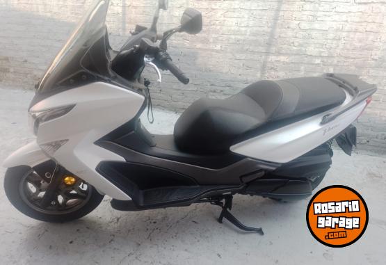 Motos - Kymco XTOWN 250 2024 Nafta 6100Km - En Venta