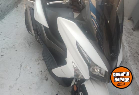 Motos - Kymco XTOWN 250 2024 Nafta 6100Km - En Venta