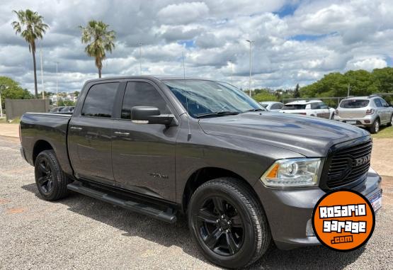 Camionetas - Dodge RAM 1500 5.7 V8 Laramie 4 2024 Nafta 44000Km - En Venta