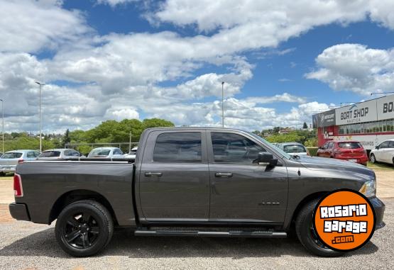 Camionetas - Dodge RAM 1500 5.7 V8 Laramie 4 2024 Nafta 44000Km - En Venta