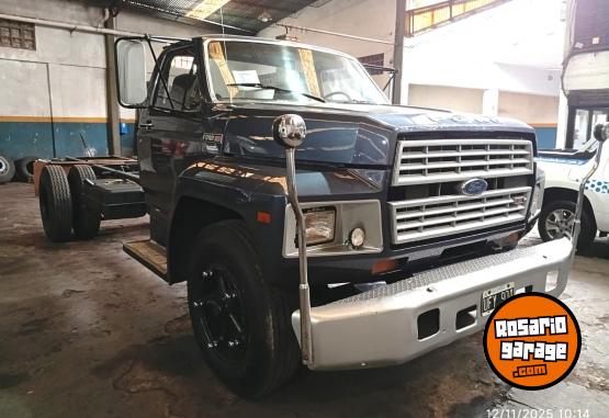 Camiones y Grúas - Ford - F 7000 - Chasis - Trompa De Plastico - 1985 - En Venta