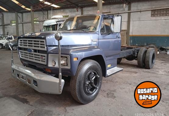 Camiones y Grúas - Ford - F 7000 - Chasis - Trompa De Plastico - 1985 - En Venta