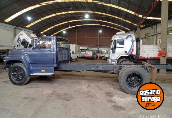 Camiones y Grúas - Ford - F 7000 - Chasis - Trompa De Plastico - 1985 - En Venta