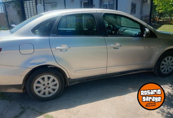 Autos - Fiat Gran siena 2012 Nafta 220000Km - En Venta