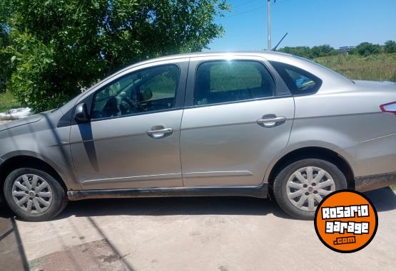 Autos - Fiat Gran siena 2012 Nafta 220000Km - En Venta