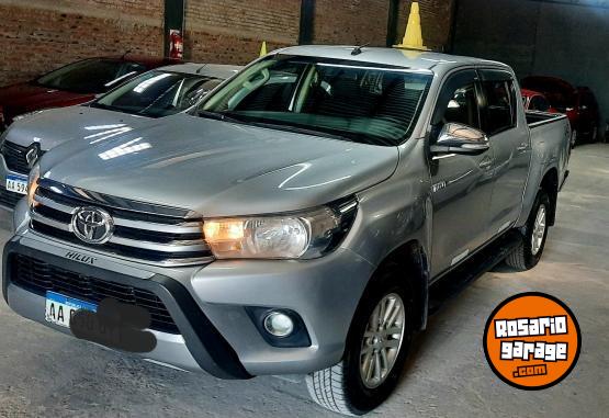 Camionetas - Toyota Hilux SRV 4X4 2016 Diesel 187000Km - En Venta
