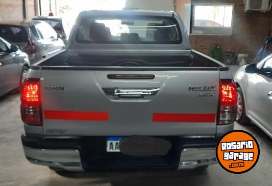 Camionetas - Toyota Hilux SRV 4X4 2016 Diesel 187000Km - En Venta