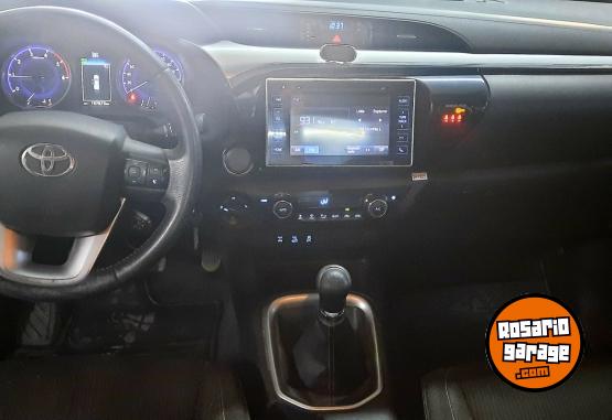 Camionetas - Toyota Hilux SRV 4X4 2016 Diesel 187000Km - En Venta