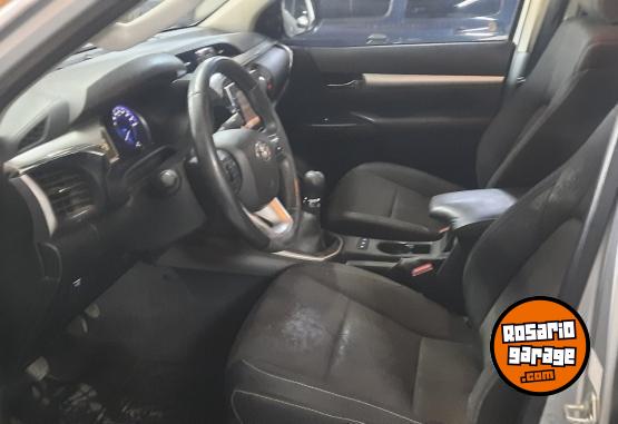 Camionetas - Toyota Hilux SRV 4X4 2016 Diesel 187000Km - En Venta
