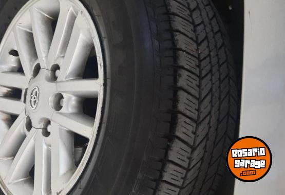 Camionetas - Toyota Hilux SRV 4X4 2016 Diesel 187000Km - En Venta