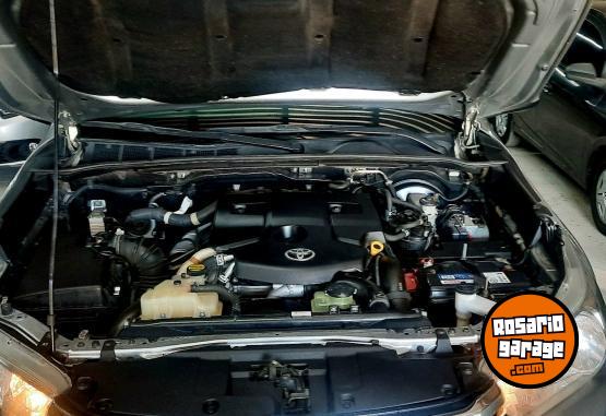 Camionetas - Toyota Hilux SRV 4X4 2016 Diesel 187000Km - En Venta