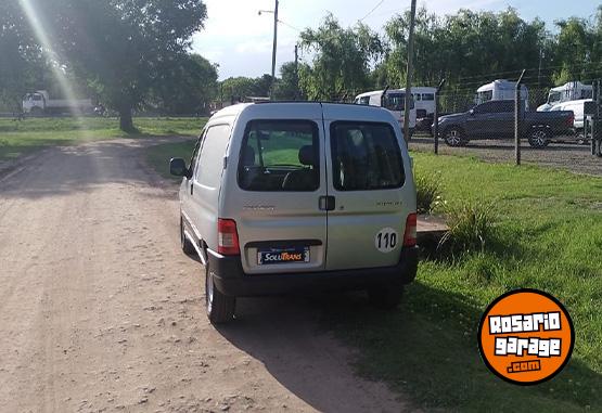 Utilitarios - Peugeot Partner 2017 Diesel 176000Km - En Venta