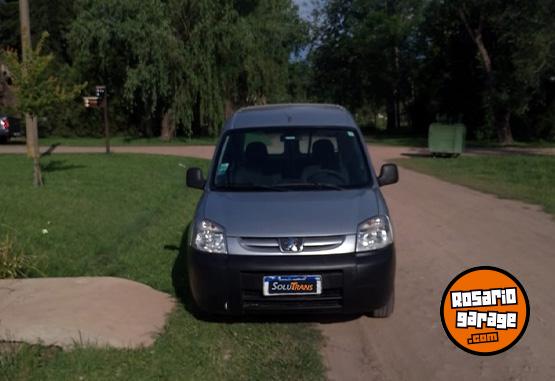 Utilitarios - Peugeot Partner 2017 Diesel 176000Km - En Venta