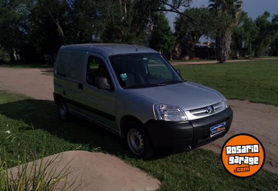 Utilitarios - Peugeot Partner 2017 Diesel 176000Km - En Venta