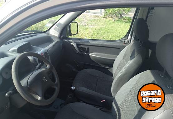 Utilitarios - Peugeot Partner 2017 Diesel 176000Km - En Venta