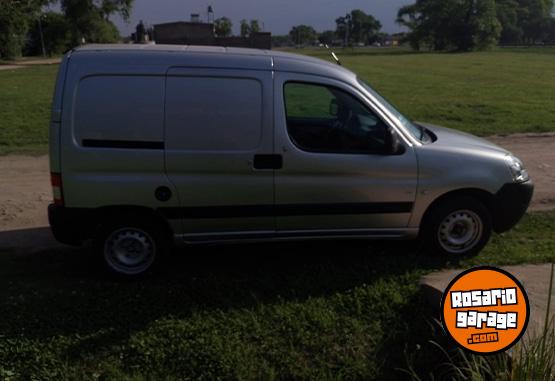 Utilitarios - Peugeot Partner 2017 Diesel 176000Km - En Venta