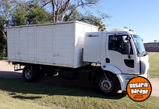 Camiones y Grúas - Camión Ford Cargo 1722 - En Venta