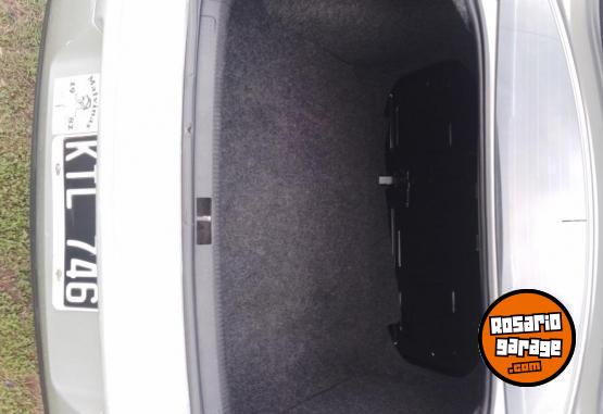 Autos - Volkswagen Bora 2012 Nafta 111111Km - En Venta