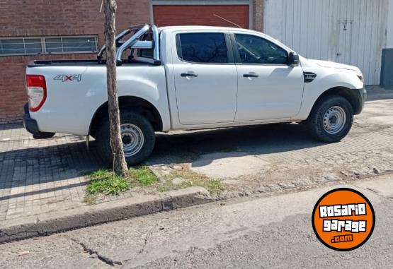 Camionetas - Ford Ranger 4x4 XL 2017 Diesel 230000Km - En Venta